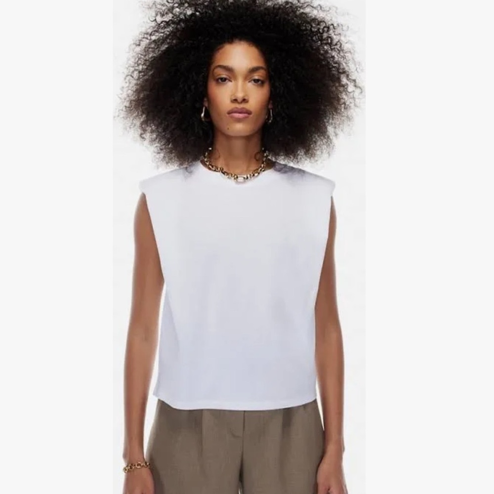 Aritzia Babaton shoulder pad top